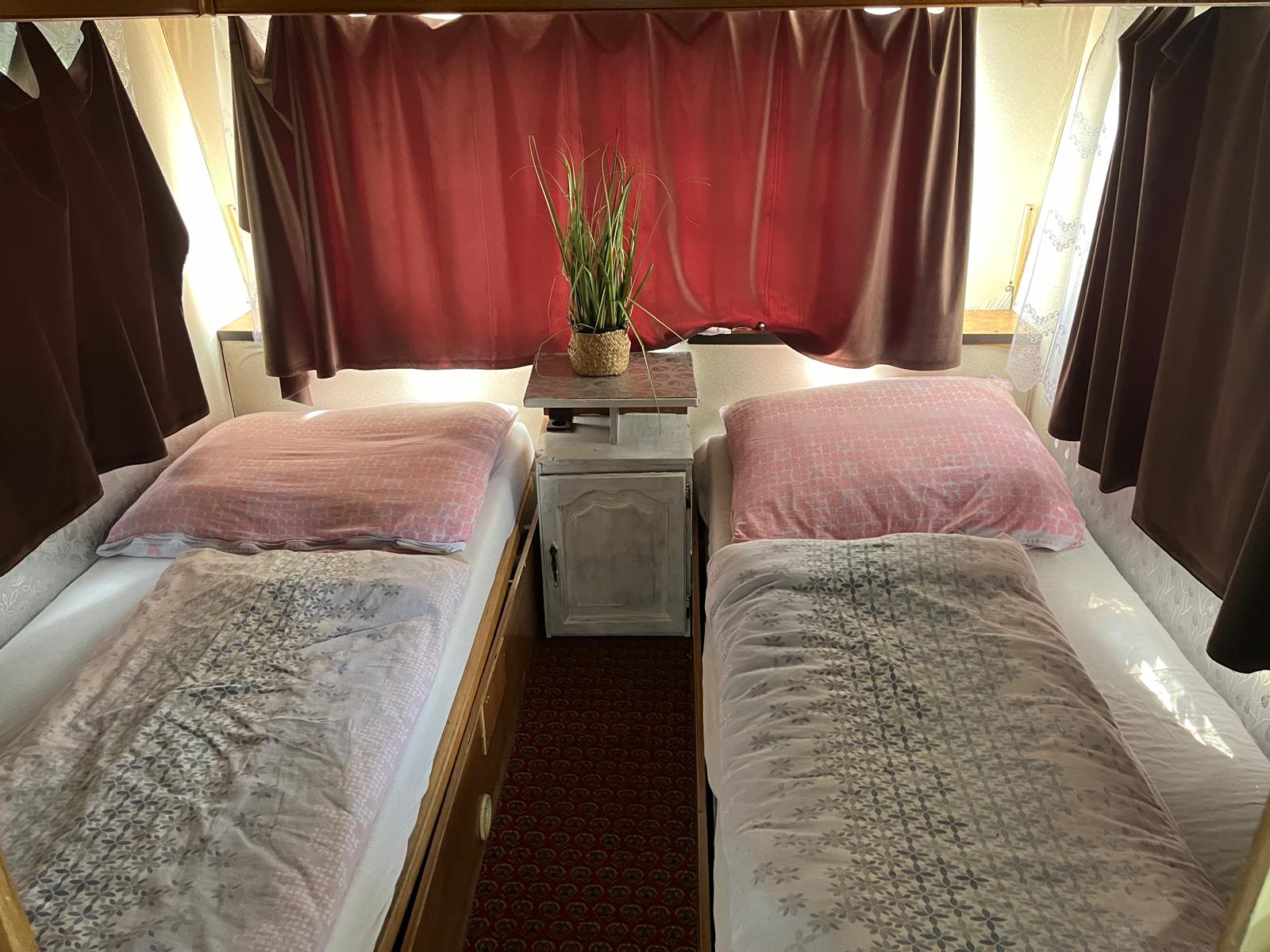 karavan 4dl 2.jpg